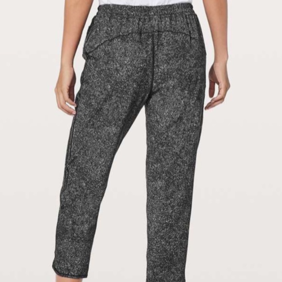 Lululemon Keep It Classic Crop - Picture 7 of 8